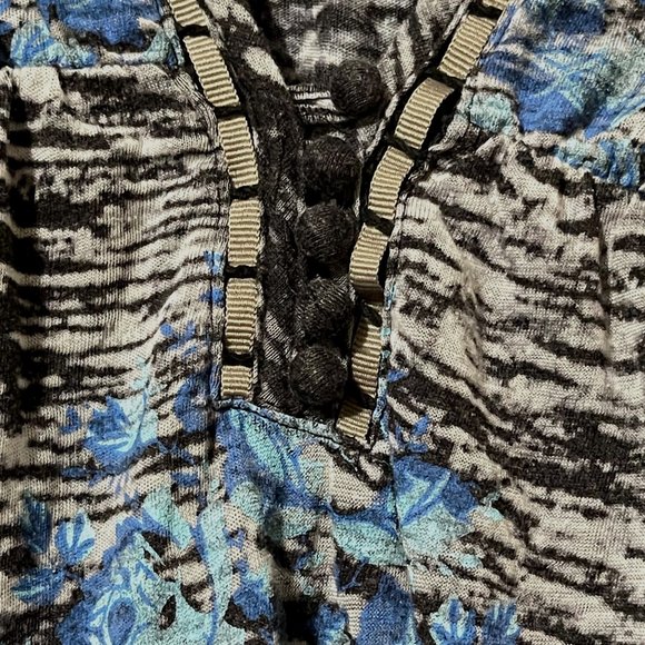 Free People women's size S gray/black/blue v neck ribbon accents bell sleeve top - Picture 2 of 9